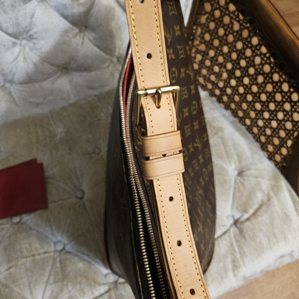 (SoldLouis Vuitton Brown Monogram Sharon Stone amfAR Vanity Caseline Collection. - Picture 6 of 14